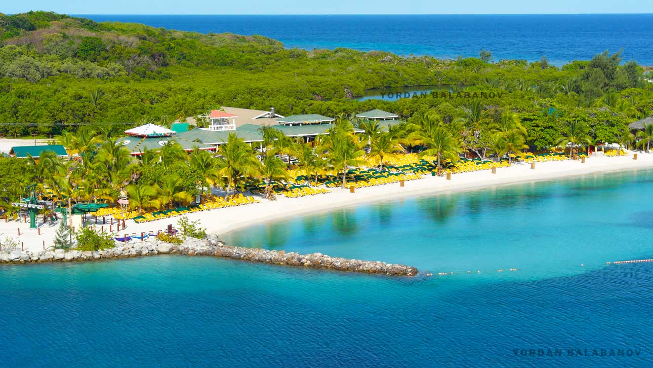 Escape to Paradise: Discover the Hidden Gem of Mahogany Beach in Roatan